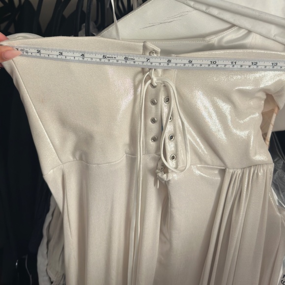 Unique White Dress - Picture 2 of 4